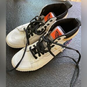 M9 W10.5- VANS NASA x Sk8- 46 MTE DX High Space Voyager Tr White/‎ Marshmallow